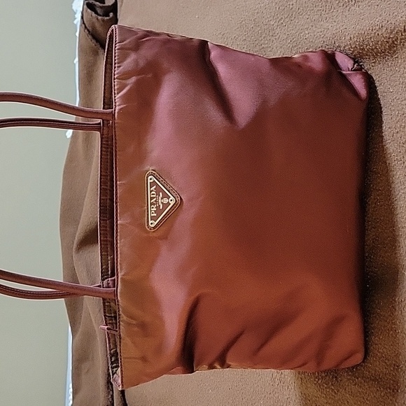 - Prada Tote - Picture 1 of 14